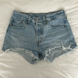 501 Levi’s cut off shorts